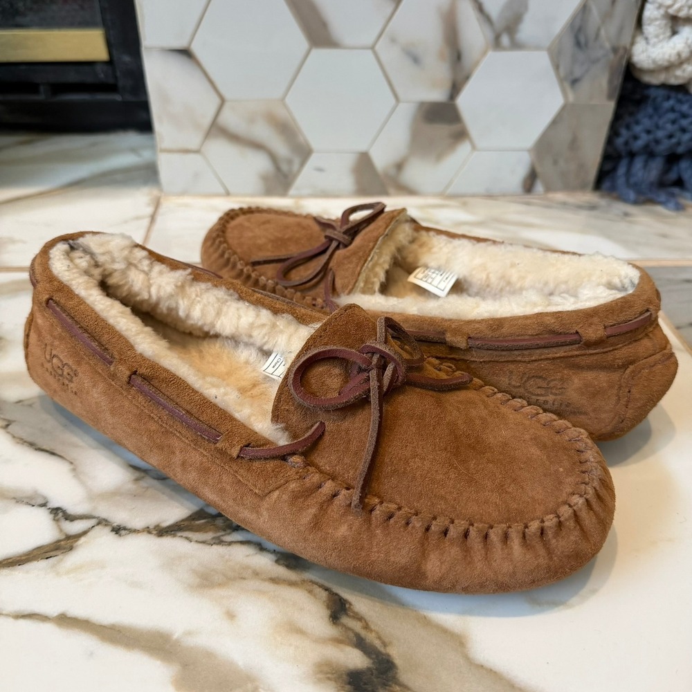 UGG Australia Dakota Chestnut Suede Sheepskin Moccasin Slippers Womens‎ 8 5612